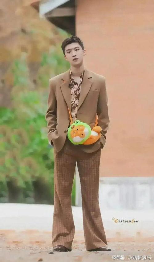 集体吃瓜明星是谁,揭秘娱乐圈明星们的“瓜田”趣事