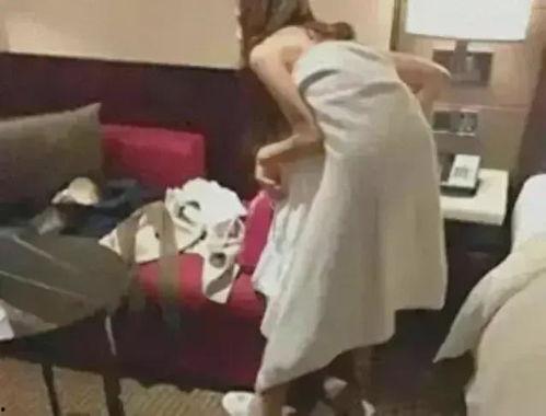 摄影老师吃瓜视频,揭秘摄影老师趣味吃瓜瞬间